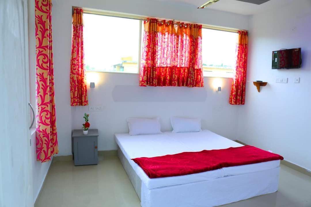 Spice Green Residency Pīrmed Екстериор снимка